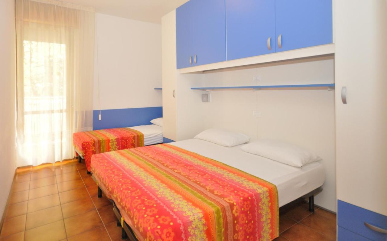 Condominio Tiziano B Бибионе Екстериор снимка